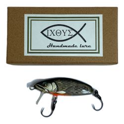 ★★ イクシュス ドウター　45S 約4ｇ　薄型シンキングミノー マムシ本革 箱、取扱説明書付 Bランク