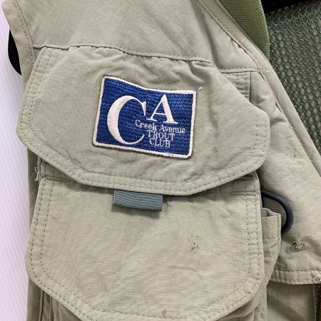  SIMMS フィッシングベスト 着用感あり 目立つヨゴレあり カーキ x グリーン系 S/Mサイズ