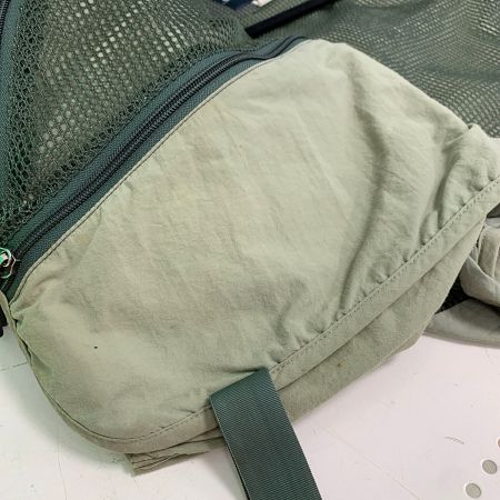  SIMMS フィッシングベスト 着用感あり 目立つヨゴレあり カーキ x グリーン系 S/Mサイズ