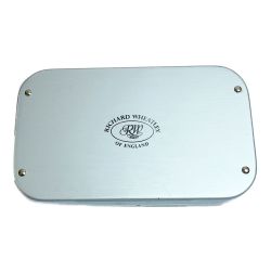 ★★ RICHARD WHEATLEY フライケース　ウエットフライ付 シルバー Cランク