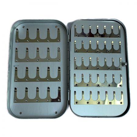  RICHARD WHEATLEY フライケース　9×14.8×2.8cm シルバー