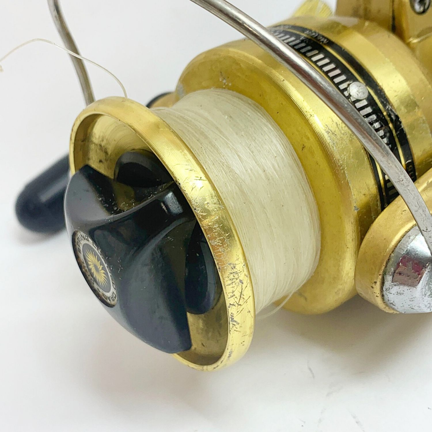 中古】 DAIWA ダイワ スピニングリール 本体のみ キズ、スレ、剥がれ