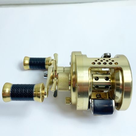  SHIMANO シマノ カルカッタコンクエスト201 バサートハンドルノブ付 RH441201 キズあり