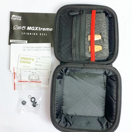  Abu Garcia アブガルシア スピニングリール　ややキズあり REVO MGXTREME 2000SH
