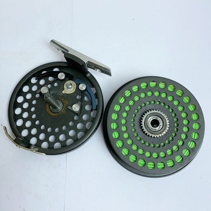 ORVIS フライリール　ケース付き orvis (オービス) リール ブラック ケース付 フライリール クリア