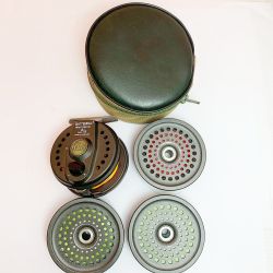 ★★ ORVIS バテンキル　マルチプライヤー　フライリール　替えスプール3個付き BATTENKILL 8/9 Aランク