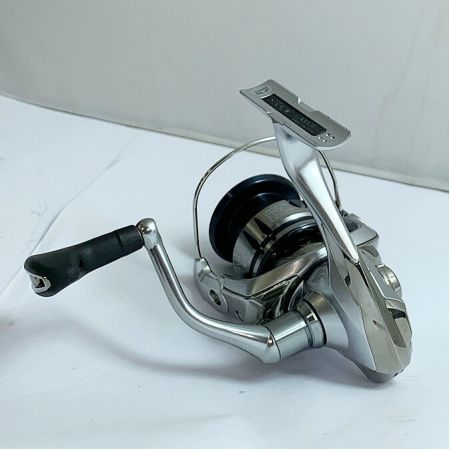  SHIMANO シマノ 19ストラディック C3000XG　スピニングリール　本体のみ 04020
