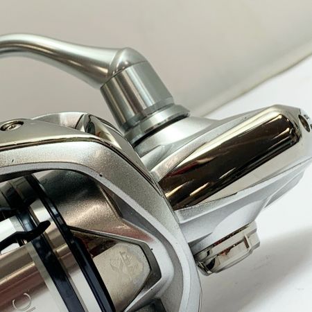  SHIMANO シマノ 19ストラディック C3000XG　スピニングリール　本体のみ 04020