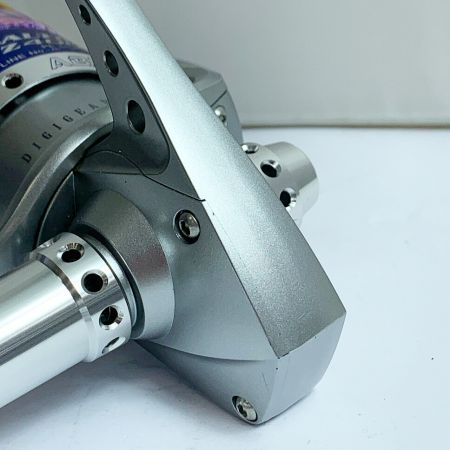  DAIWA ダイワ ソルティガ-Z4500H スピニングリール　ポーチ付 058930