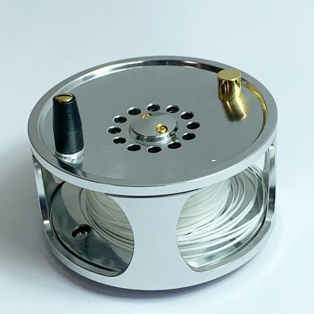  VISION フライリール　ポーチ付き　 TANK VT11