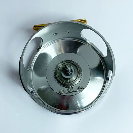  VISION フライリール　ポーチ付き　 TANK VT11