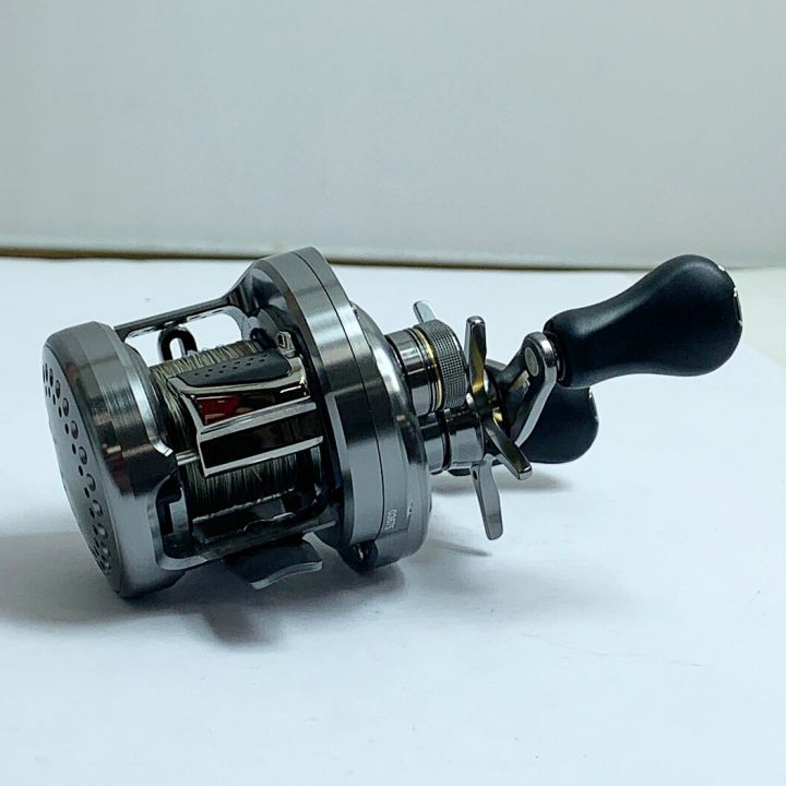 17カルカッタコンクエストBFS HG-R ベイトリール シマノ SHIMANO 17カルカッタコンクエストBFS HG-R 03675 釣り用品  リール ｜中古｜なんでもリサイクルビッグバン