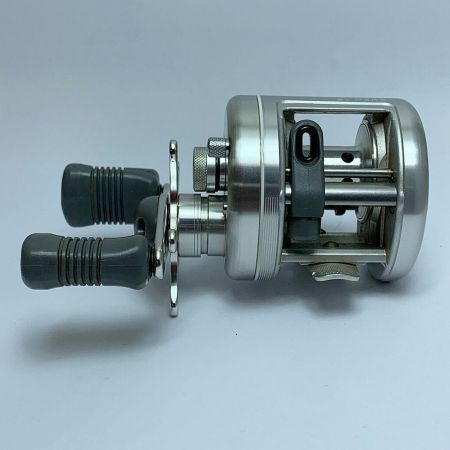 SHIMANO シマノ 92カルカッタ100 　ベイトリール　箱付き RH331
