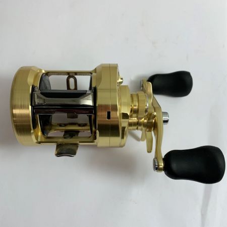  SHIMANO シマノ 23 カルカッタコンクエストMD 400XG ベイトリール　打痕跡あり 045959