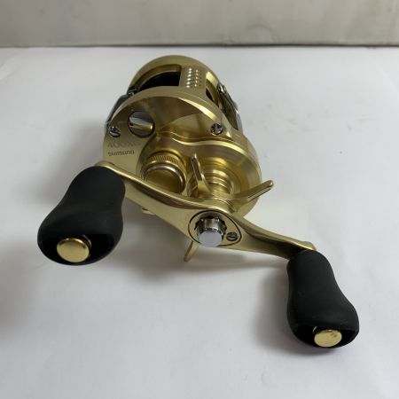  SHIMANO シマノ 23 カルカッタコンクエストMD 400XG ベイトリール　打痕跡あり 045959