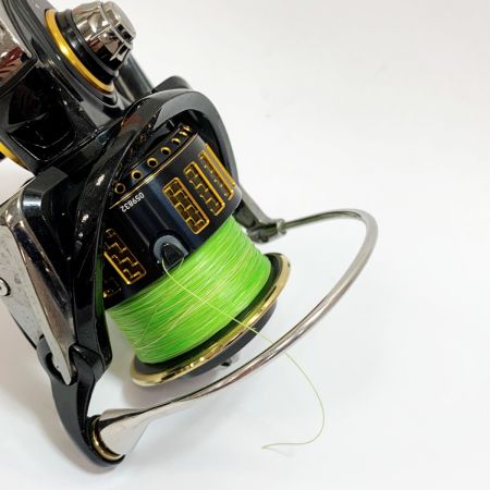  DAIWA ダイワ 17モアザン 3500　スピニングリール　キズ、剥がれあり 059832