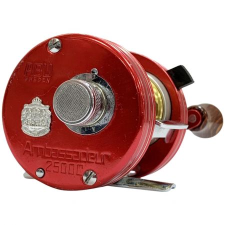  ABU アンバサダー2500C アベイルスプール　ベイトリールキズ、使用感あり ｱﾝﾊﾞｻﾀﾞｰ2500C レッド