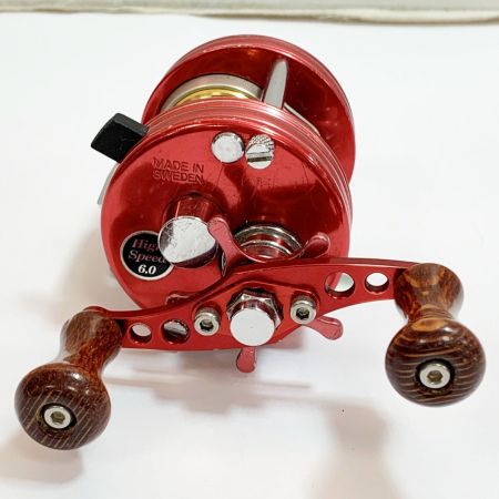  ABU アンバサダー2500C アベイルスプール　ベイトリールキズ、使用感あり ｱﾝﾊﾞｻﾀﾞｰ2500C レッド