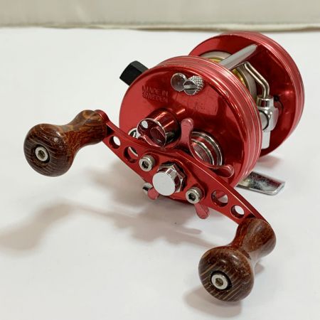  ABU アンバサダー2500C アベイルスプール　ベイトリールキズ、使用感あり ｱﾝﾊﾞｻﾀﾞｰ2500C レッド