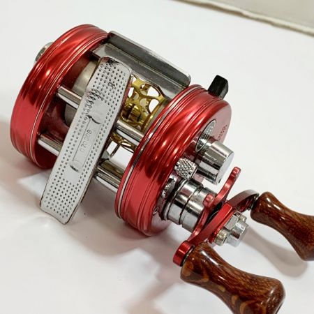  ABU アンバサダー2500C アベイルスプール　ベイトリールキズ、使用感あり ｱﾝﾊﾞｻﾀﾞｰ2500C レッド