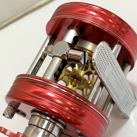  ABU アンバサダー2500C アベイルスプール　ベイトリールキズ、使用感あり ｱﾝﾊﾞｻﾀﾞｰ2500C レッド