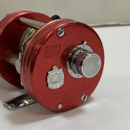  ABU アンバサダー2500C アベイルスプール　ベイトリールキズ、使用感あり ｱﾝﾊﾞｻﾀﾞｰ2500C レッド