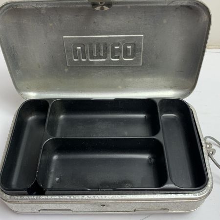  umco ルアーケース シルバー