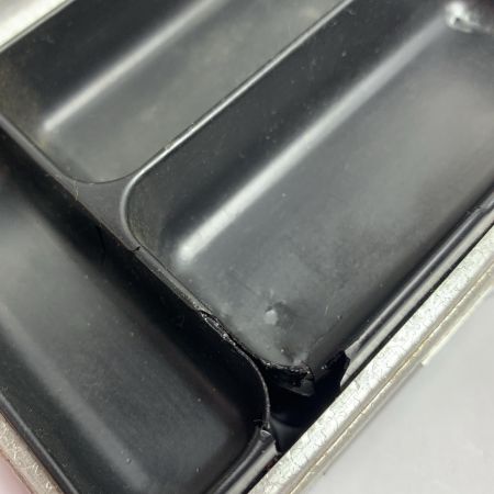  umco ルアーケース シルバー