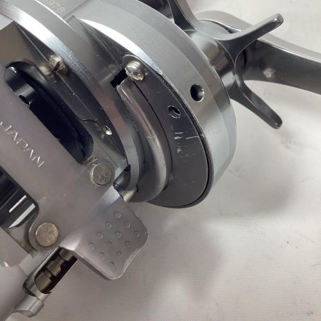SHIMANO シマノ ベイトリール  03978 19カルカッタコンクエストD 本体のみ