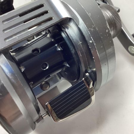 SHIMANO シマノ ベイトリール  03978 19カルカッタコンクエストD 本体のみ