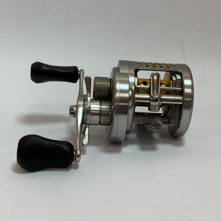 SHIMANO シマノ 05カルカッタコンクエスト250DC キズ有 ベイトリール 01876