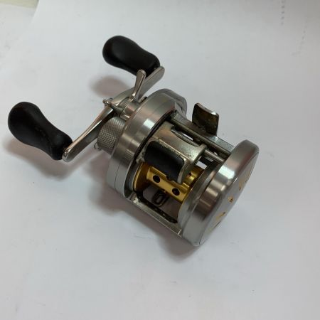  SHIMANO シマノ 05カルカッタコンクエスト250DC キズ有 ベイトリール 01876