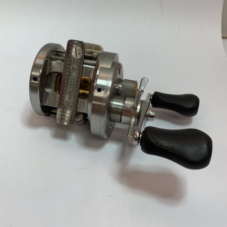  SHIMANO シマノ 05カルカッタコンクエスト250DC キズ有 ベイトリール 01876