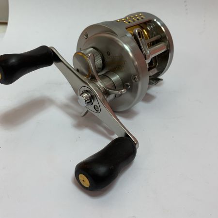  SHIMANO シマノ 05カルカッタコンクエスト250DC キズ有 ベイトリール 01876