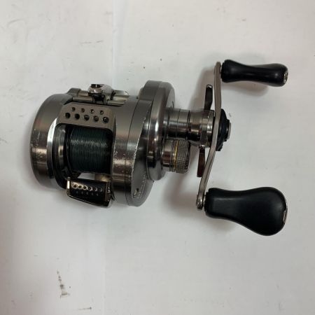  SHIMANO シマノ 17カルカッタコンクエストBFS HG  ベイトリール　キズあり 03675