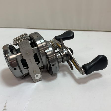  SHIMANO シマノ 17カルカッタコンクエストBFS HG  ベイトリール　キズあり 03675