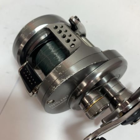  SHIMANO シマノ 17カルカッタコンクエストBFS HG  ベイトリール　キズあり 03675