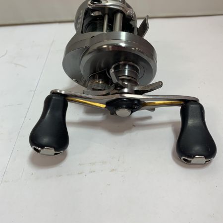  SHIMANO シマノ 17カルカッタコンクエストBFS HG  ベイトリール　キズあり 03675
