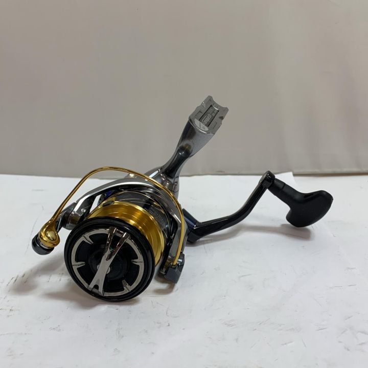 Vanquish C3000HG スピニングリール 【公式通販】