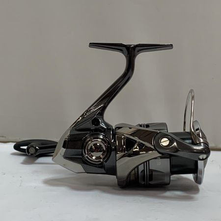  SHIMANO シマノ  24ツインパワー C3000XG  スピニングリール　箱付 046826