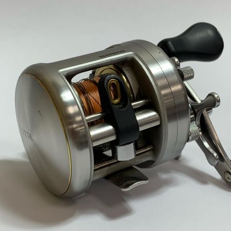  SHIMANO シマノ 05 カルカッタ 101  ベイトリール　本体のみ 01958