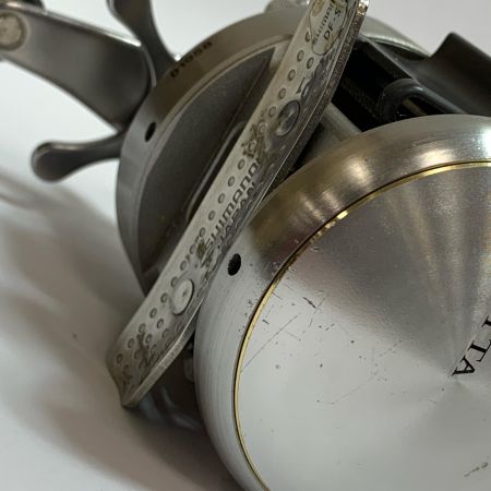  SHIMANO シマノ 05 カルカッタ 101  ベイトリール　本体のみ 01958