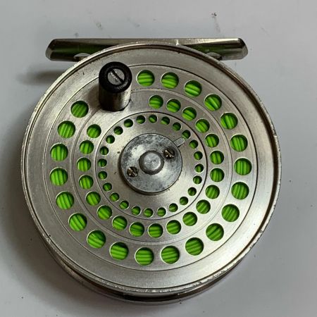  ufmウエダ フライリール　目立つキズ、スレあり CANTATA 2200