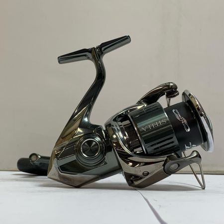  SHIMANO シマノ 22ステラ4000XG スピニングリール　箱、ポーチ付 043962