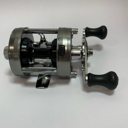  ABU アンバサダー 2500CS ロケット キズ有　ベイトリール