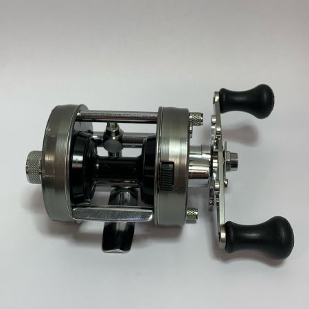  ABU アンバサダー 2500CS ロケット キズ有　ベイトリール