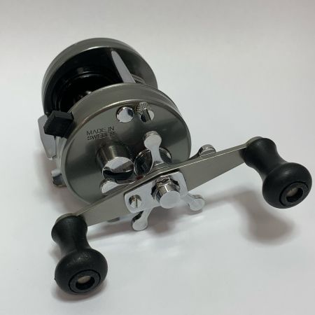  ABU アンバサダー 2500CS ロケット キズ有　ベイトリール