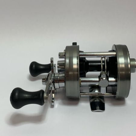  ABU アンバサダー 2500CS ロケット キズ有　ベイトリール