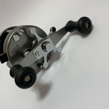  ABU アンバサダー 2500CS ロケット キズ有　ベイトリール