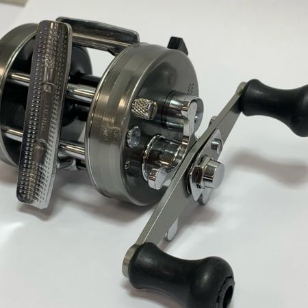  ABU アンバサダー 2500CS ロケット キズ有　ベイトリール